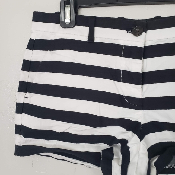 Gap Women's 0 Black & White Striped Shorts Chino Preppy Business Work Wear - Picture 4 of 6